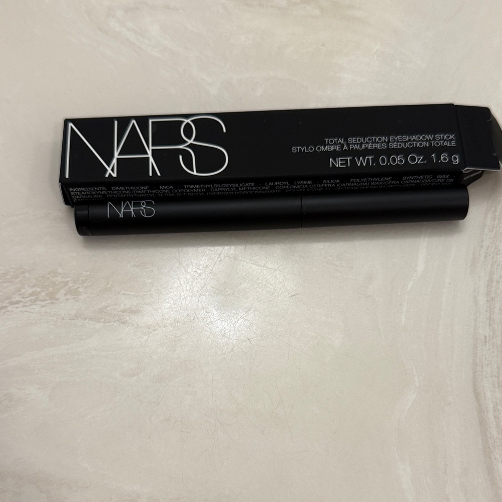 NARS Total Seduction Eyeshadow Stick in Enigmatic - Picture 4 of 4